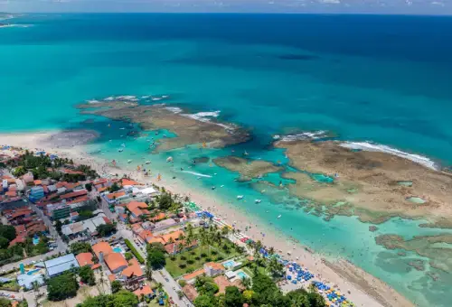 Imagem aérea da praia de porto de galinhas